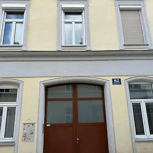 Cozy 8-person In Located At Haberlgasse 82 N1 Apartament