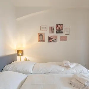 Xxxl Bed/ Free Parking/ Apartament