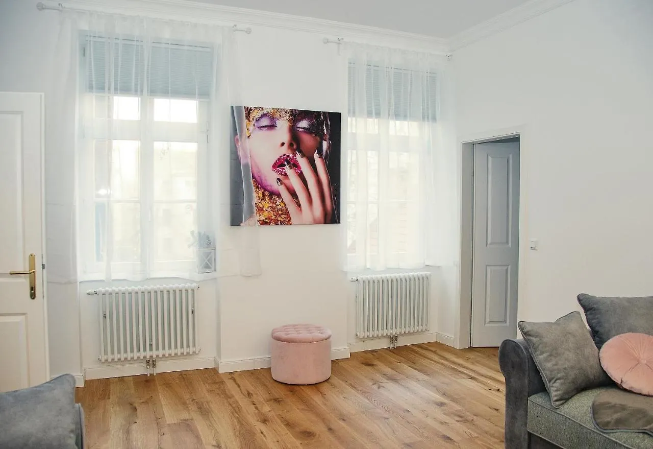 Pink Lotus Apartment Wiedeń