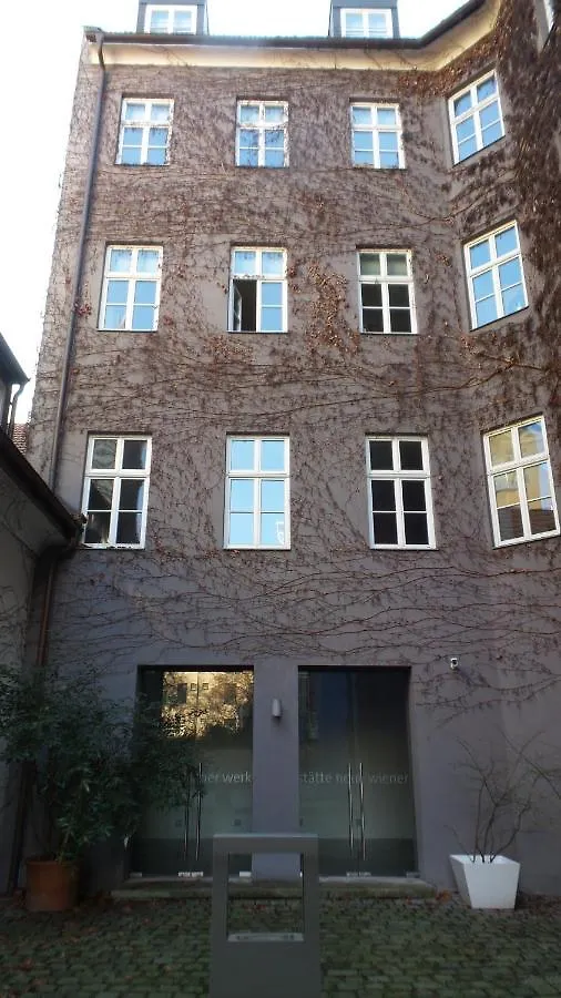 Pink Lotus Apartment Wiedeń